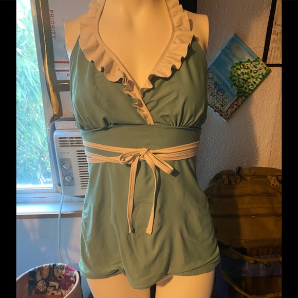 Modbe swim top - Picture 1 of 6